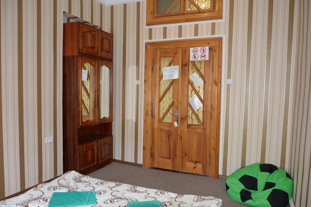 Lviv Lucky Hostel Екстериор снимка