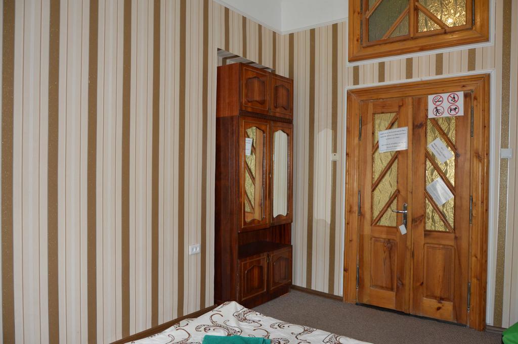 Lviv Lucky Hostel Екстериор снимка