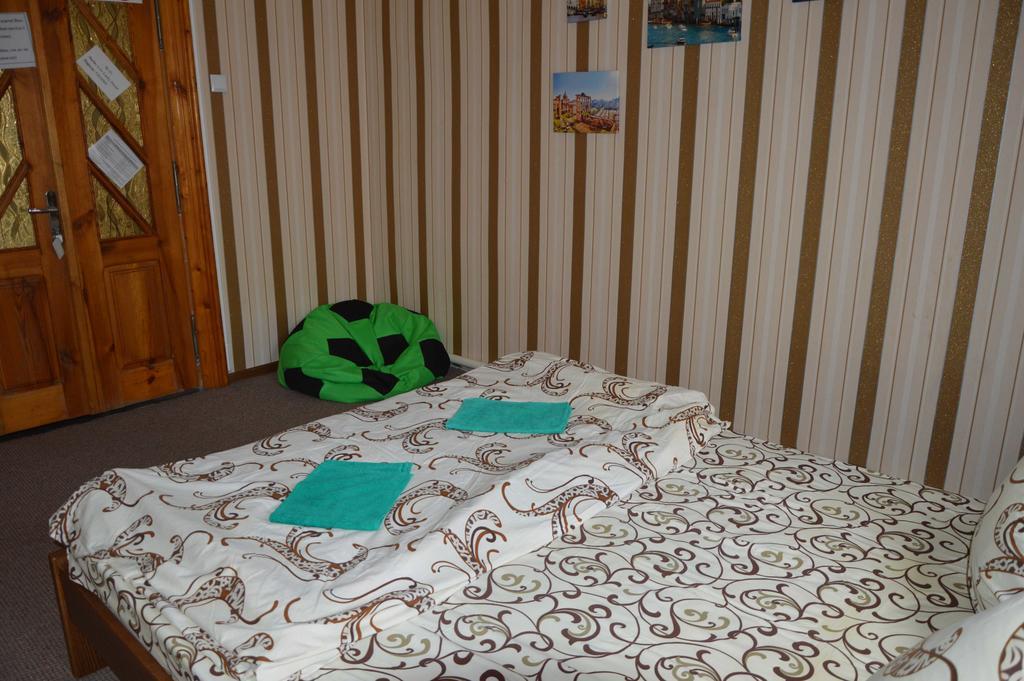 Lviv Lucky Hostel Екстериор снимка