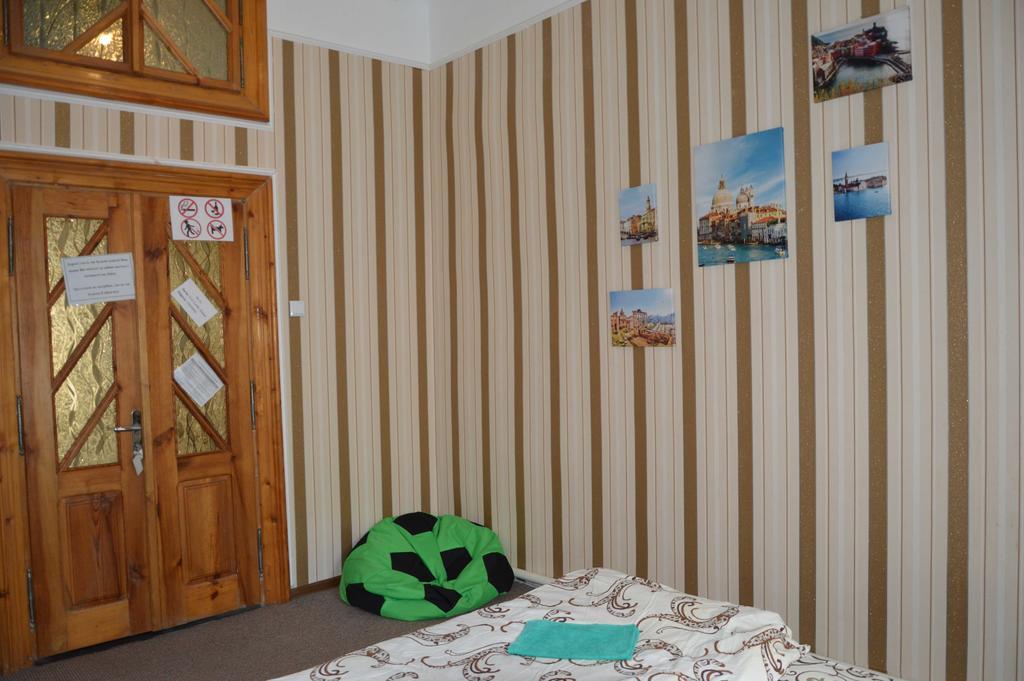 Lviv Lucky Hostel Екстериор снимка