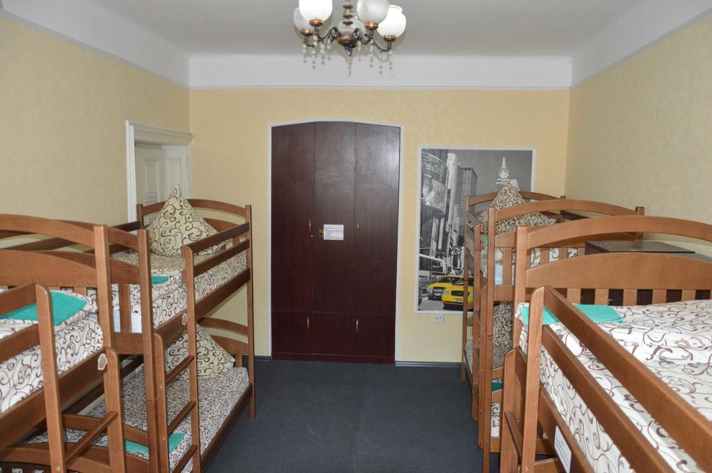 Lviv Lucky Hostel Екстериор снимка