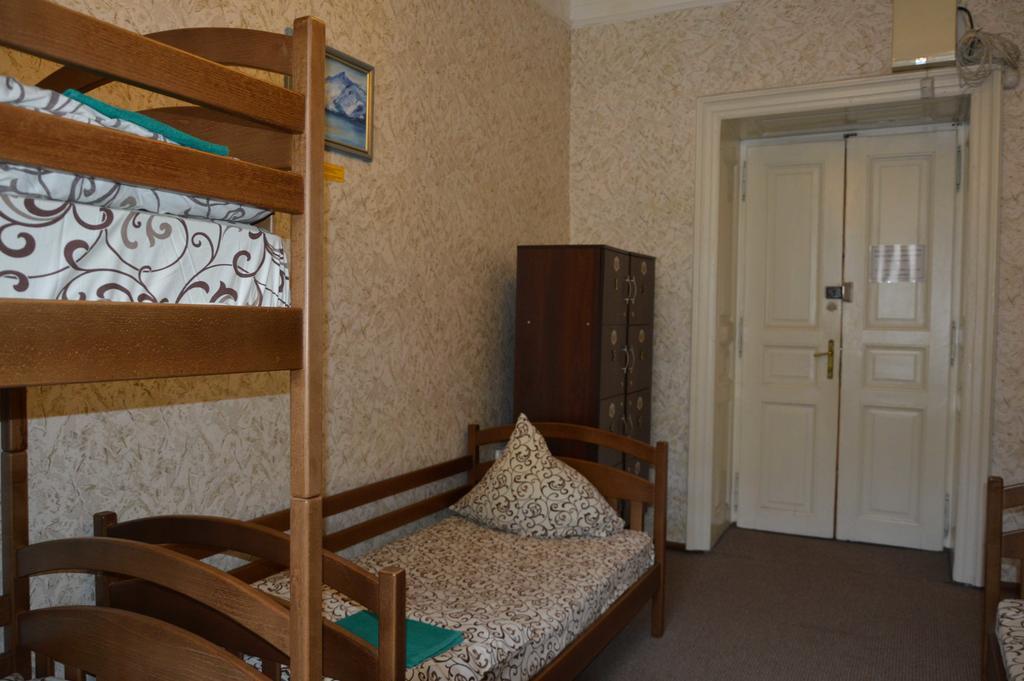 Lviv Lucky Hostel Екстериор снимка