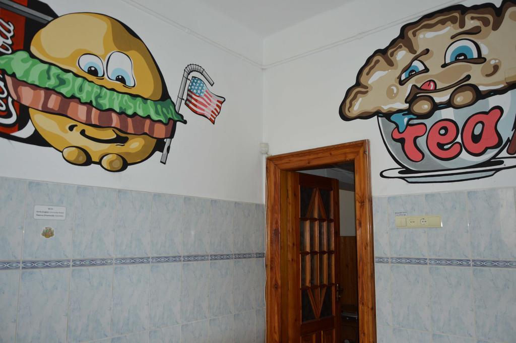 Lviv Lucky Hostel Екстериор снимка